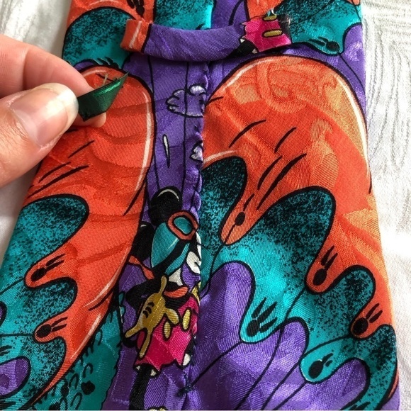 Vintage Silk Mickey Mouse Disney Tie - Picture 6 of 6